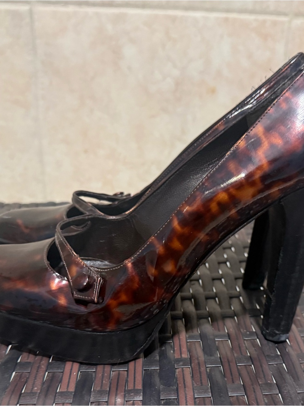 Women’s Tortoiseshell Patent Platform Pumps - Brown Stuart Weitzman size 6.5